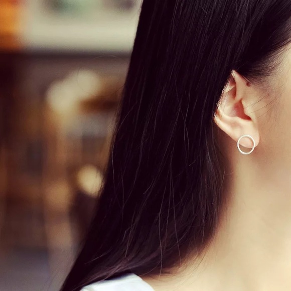 ⚜️[𝟯/$𝟭𝟴]⚜️Black Simple Ring Round Earrings NEW - Picture 3 of 5